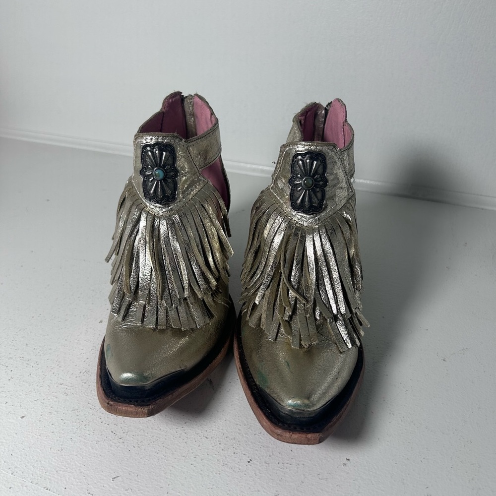 **SOLD**Junk Gypsy by Lane Fringe Ankle Boots Women’s 6 Metallic Western Boho - Picture 3 of 9